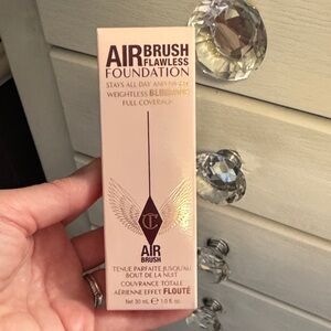 Charlotte Tilbury Airbrush Flawless Foundation - Creamy Perfection